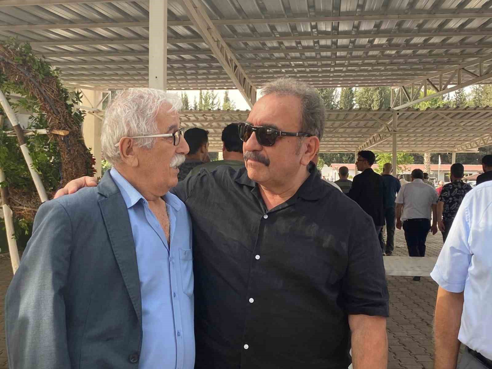 OSMANİYELİ SANATÇI ÜMİT BESEN'İN VEFAT EDEN BABASI FİKRET BESEN TOPRAĞA