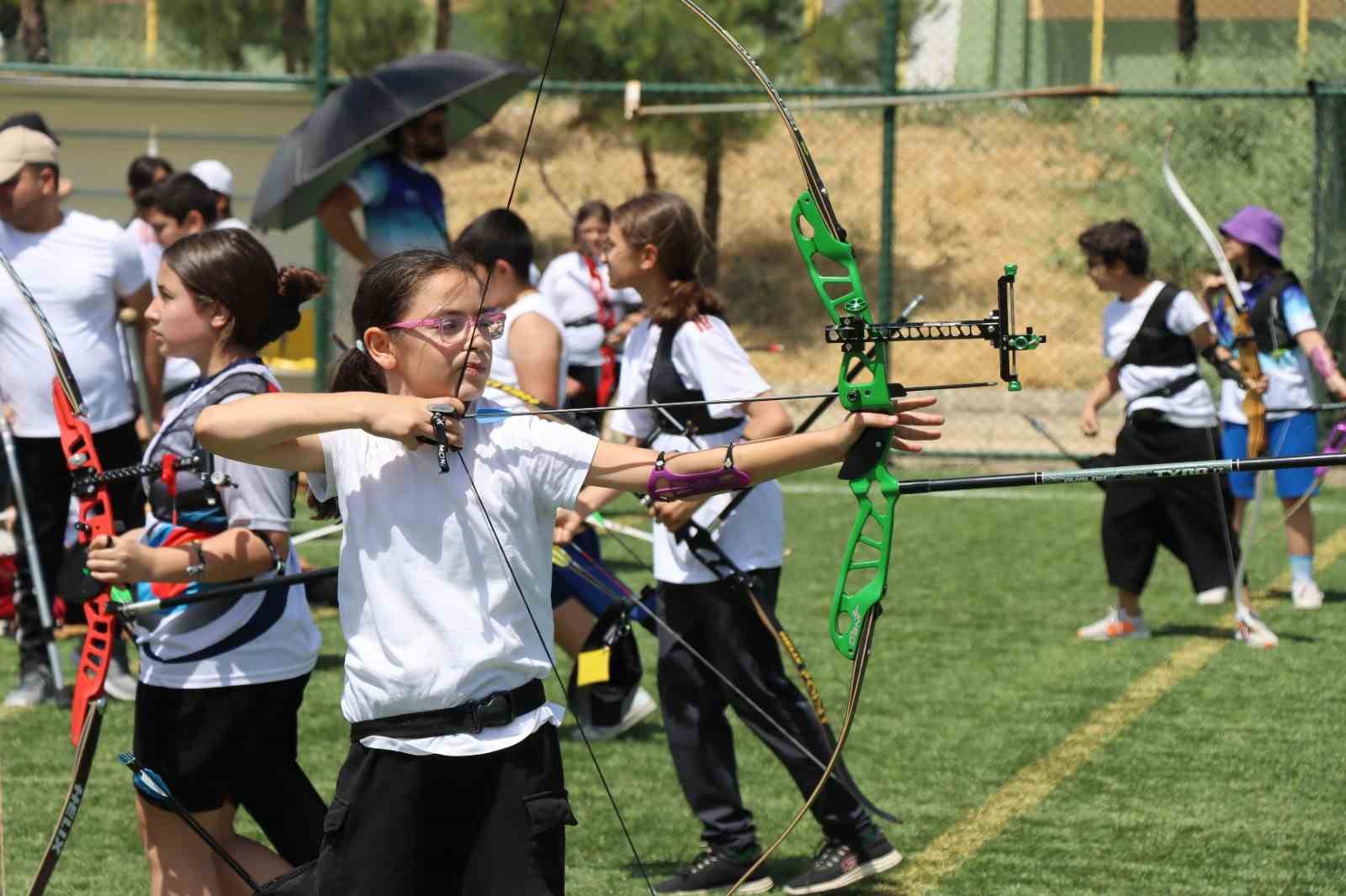 ŞANLIURFA’DA OKÇULUK TURNUVASI BAŞLADI