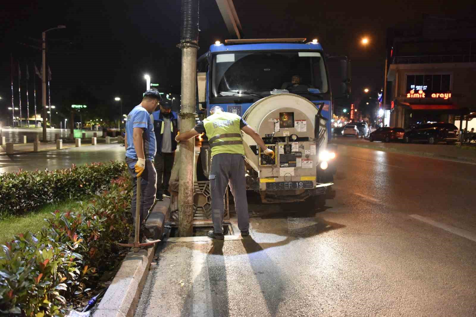 BURSA’YI GÜÇLÜ BİR ALTYAPIYA KAVUŞTURMAK AMACIYLA YOĞUN MESAİ HARCAYAN BÜYÜKŞEHİR