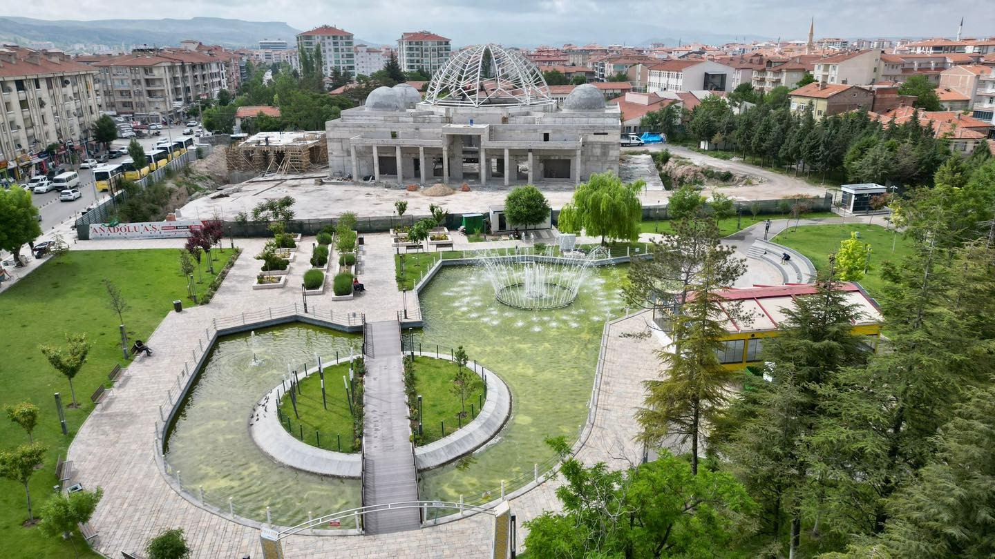 AKSARAY’DA SELÇUKLU KÜLLİYESİNDE İNŞAAT HIZLA DEVAM EDİYOR.