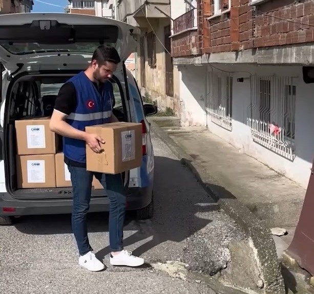 CANİK’TE YOĞUN YAĞIŞLARDAN ETKİLENEN VATANDAŞLARIN TALEPLERİNİ ANINDA YERİNE GETİREN CANİK