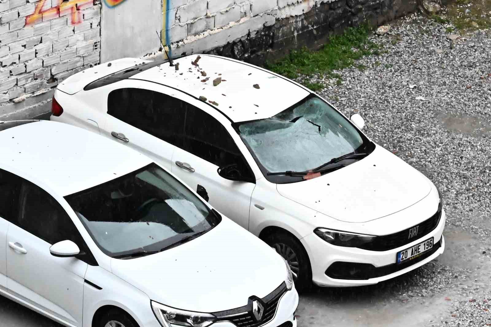 SON 15 GÜNDÜR ŞİDDETLİ YAĞIŞ VE SEL BASKINLARIYLA MÜCADELE EDEN