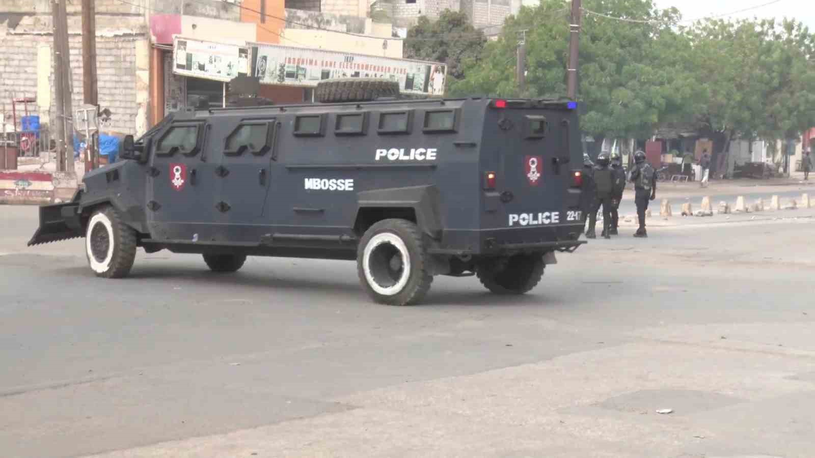 SENEGAL'DE MUHALEFET LİDERİ OUSMANE SONKO'NUN 2 YIL HAPİS CEZASINA ÇARPTIRILMASINA