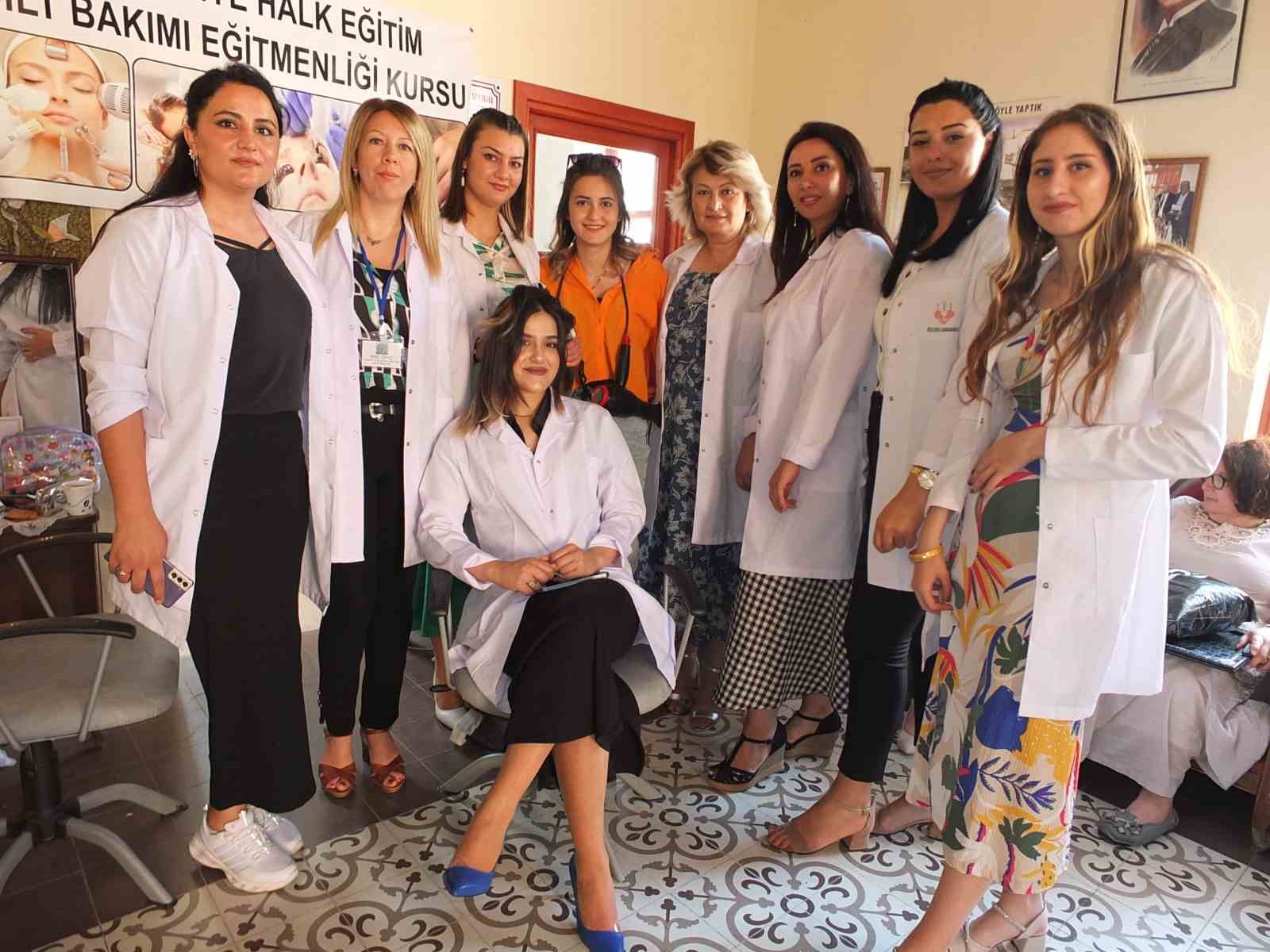 KURSİYERLER