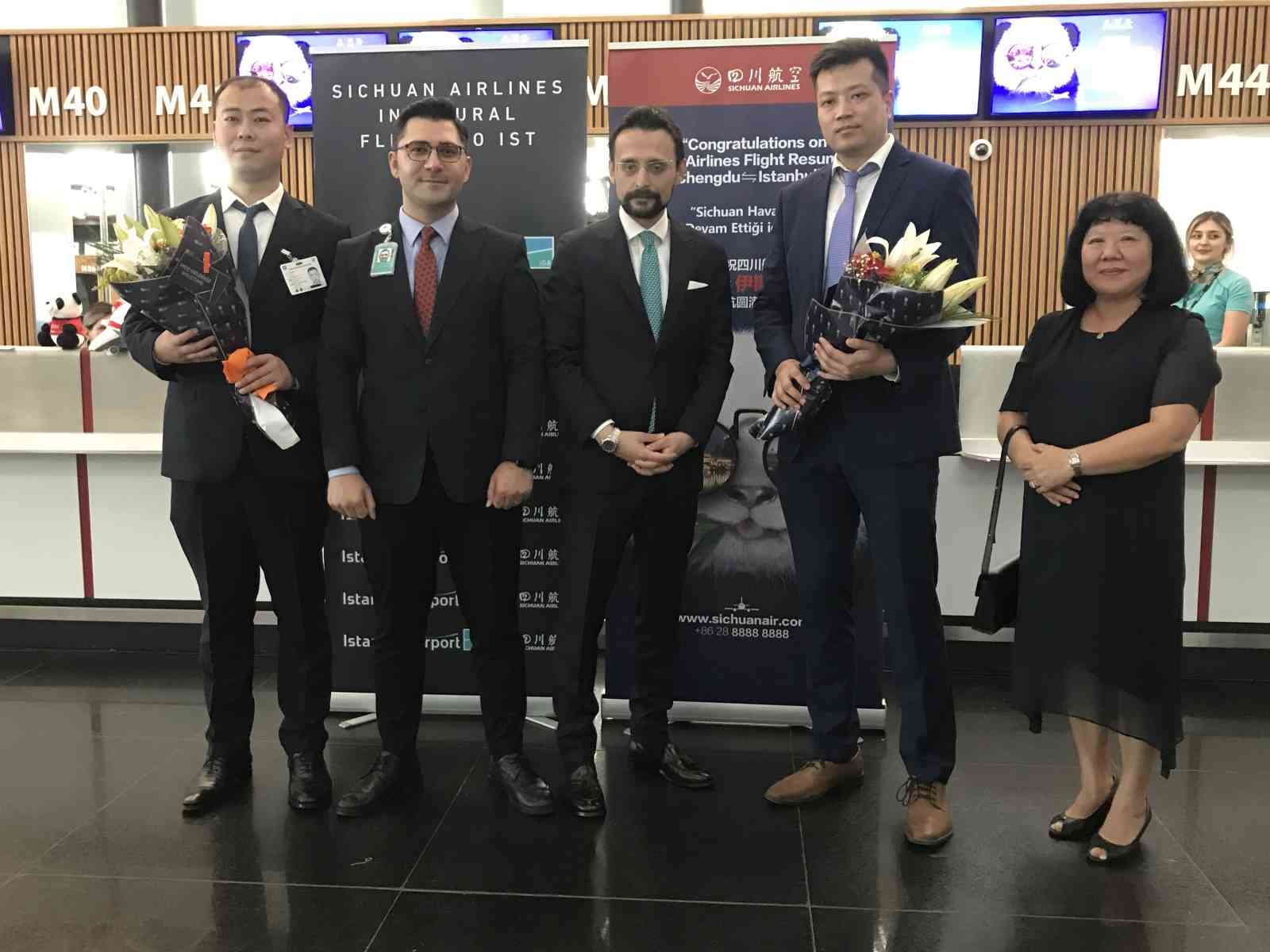 SİCHUAN EYALETİNE BAĞLI CHENGDU ŞEHRİNDEN KALKIŞ YAPAN UÇAK, İGA İSTANBUL