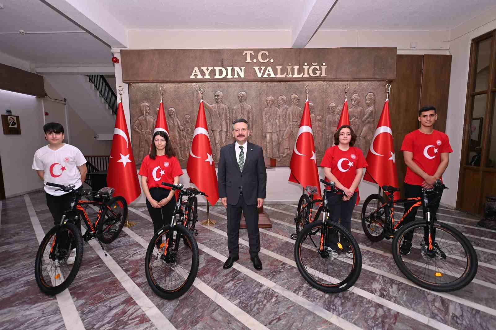 AYDIN (İHA) - AYDIN’DA LİSELER ARASINDA DÜZENLENEN SIFIR ATIK GERİ