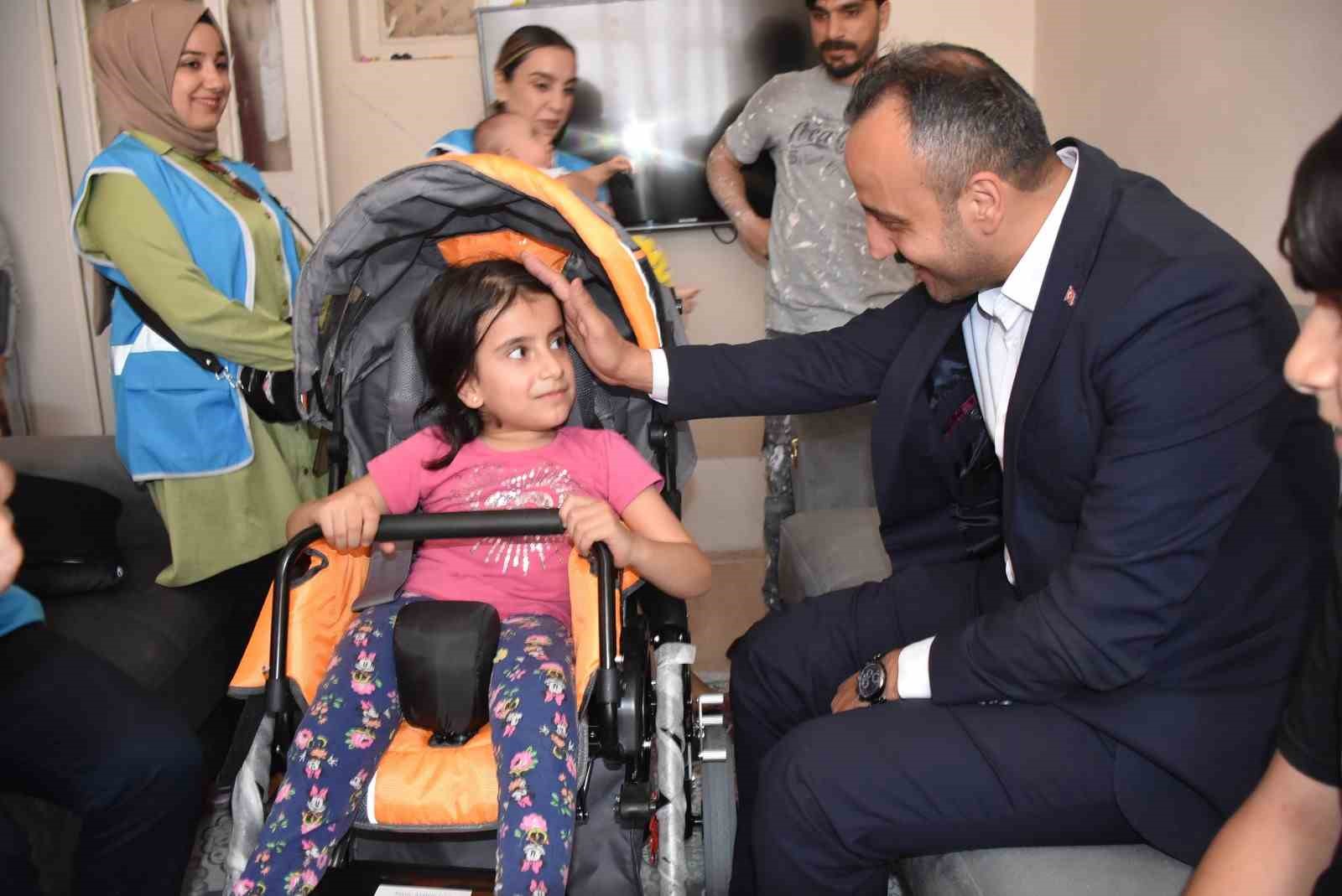 SİİRT'TE ENGELLİ VATANDALAR EVLERİNDE ZİYARET EDİLEREK MALZEME DESTEĞİ SAĞLANDI.