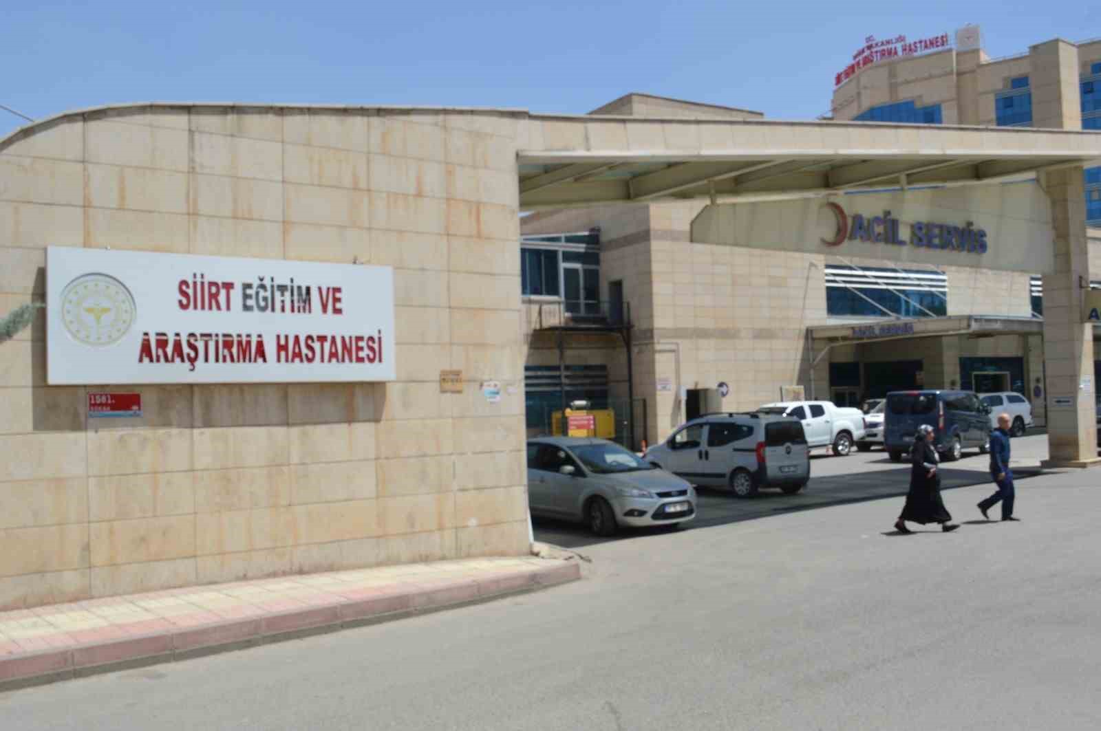 YARALI ASKER AMBULANSLA SİİRT EĞİTİM VE ARAŞTIRMA HASTANESİNE KALDIRILDI