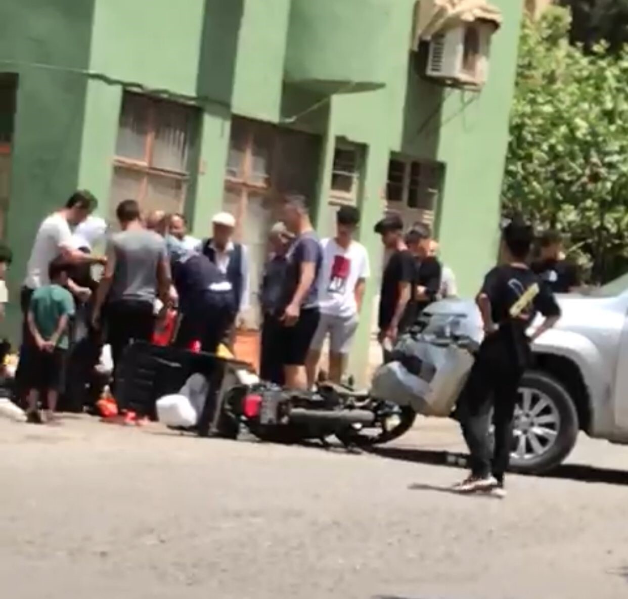 SİİRT’TE PİKAPLA ÇARPIŞAN MOTOKURYE SÜRÜCÜSÜ AĞIR YARALANDI.