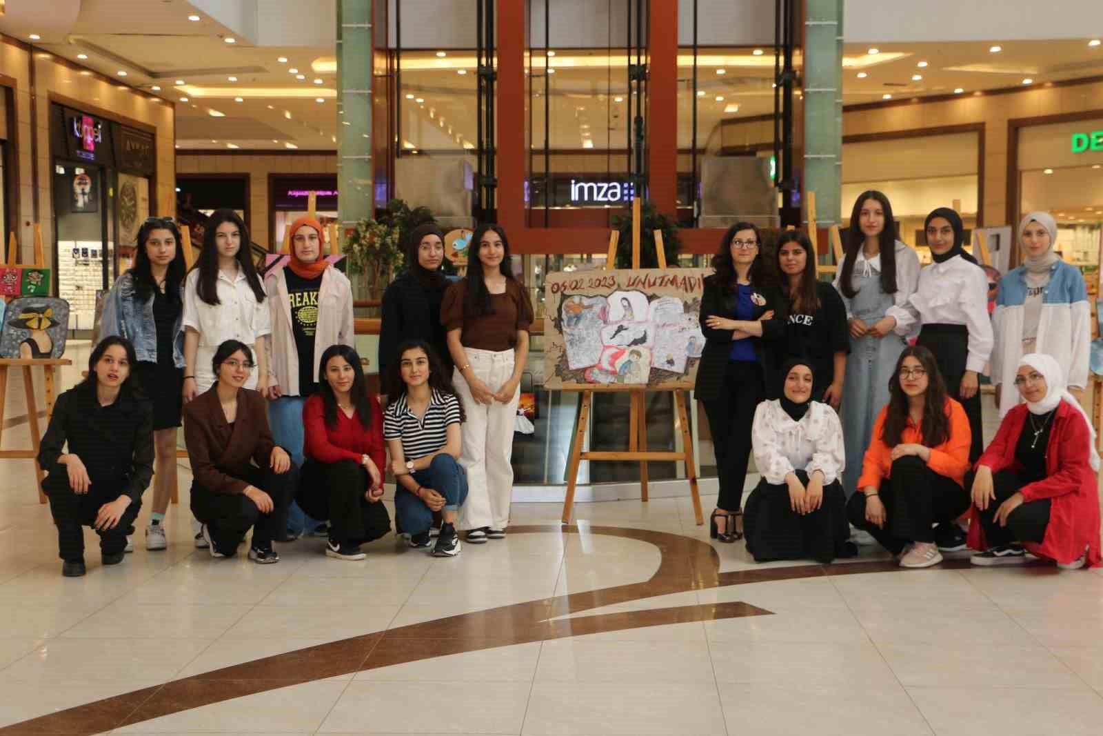 DİYARBAKIR'DA SİLVAN 1. KILIÇARSLAN FEN LİSESİ KIZ ÖĞRENCİLERİNİN HAZIRLADIĞI FOTOĞRAF