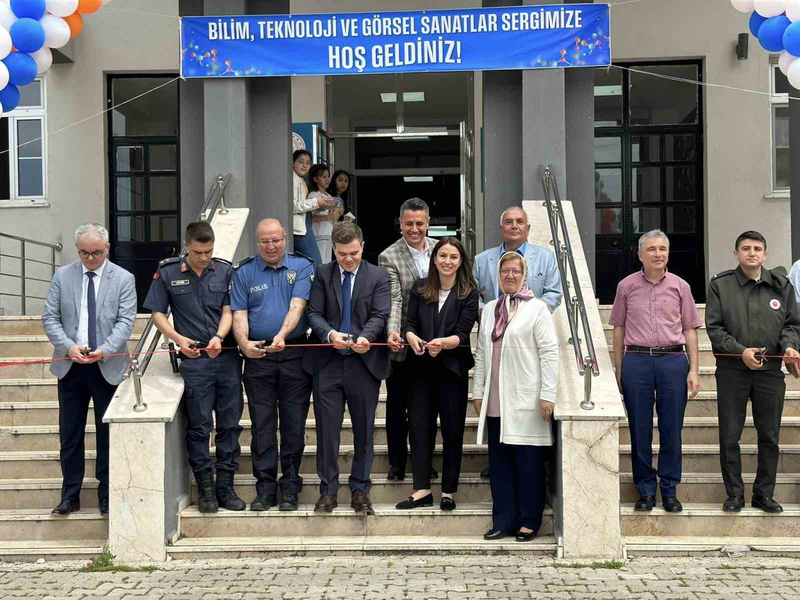 SİMAV’DA BİLİM TEKNOLOJİ VE GÖRSEL SANATLAR SERGİSİ
