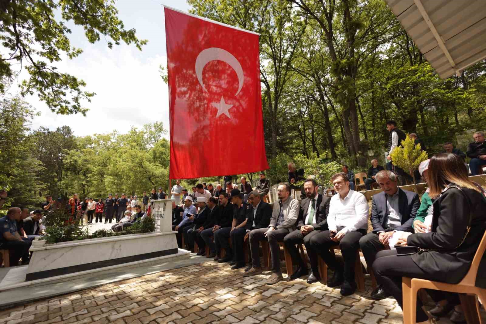 SİMAVLI ŞEHİT UZMAN ONBAŞI ALİ YILMAZ MEZARI BAŞINDA ANILDI