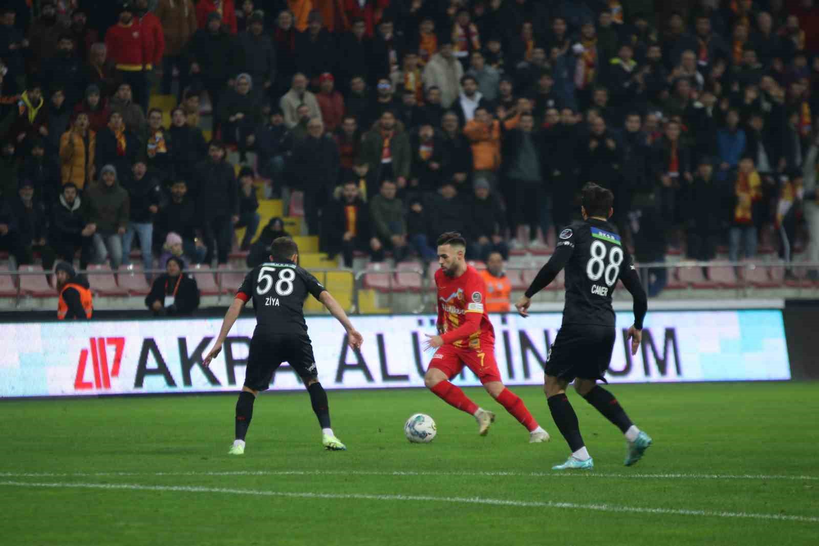 DEMİR GRUP SİVASSPOR İLE YUKATEL KAYSERİSPOR, SÜPER LİG TARİHİNDE 32.