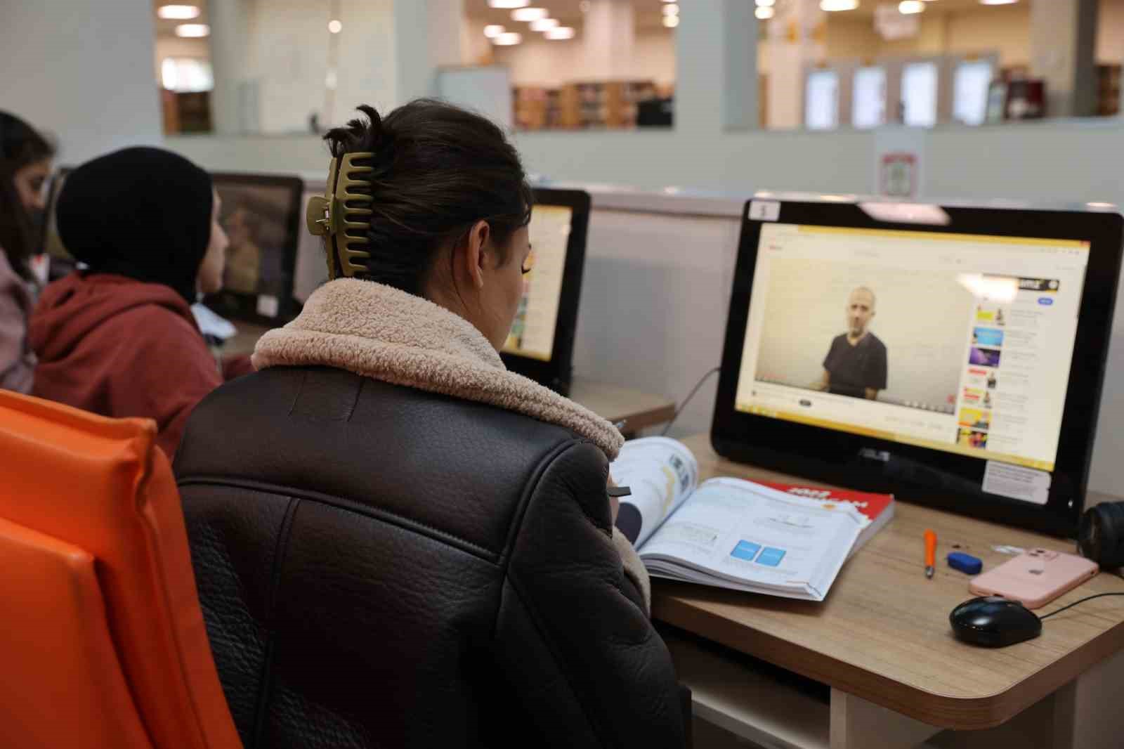 SİVAS’TA KÜTÜPHANELER ZİYARETÇİ REKORU KIRDI