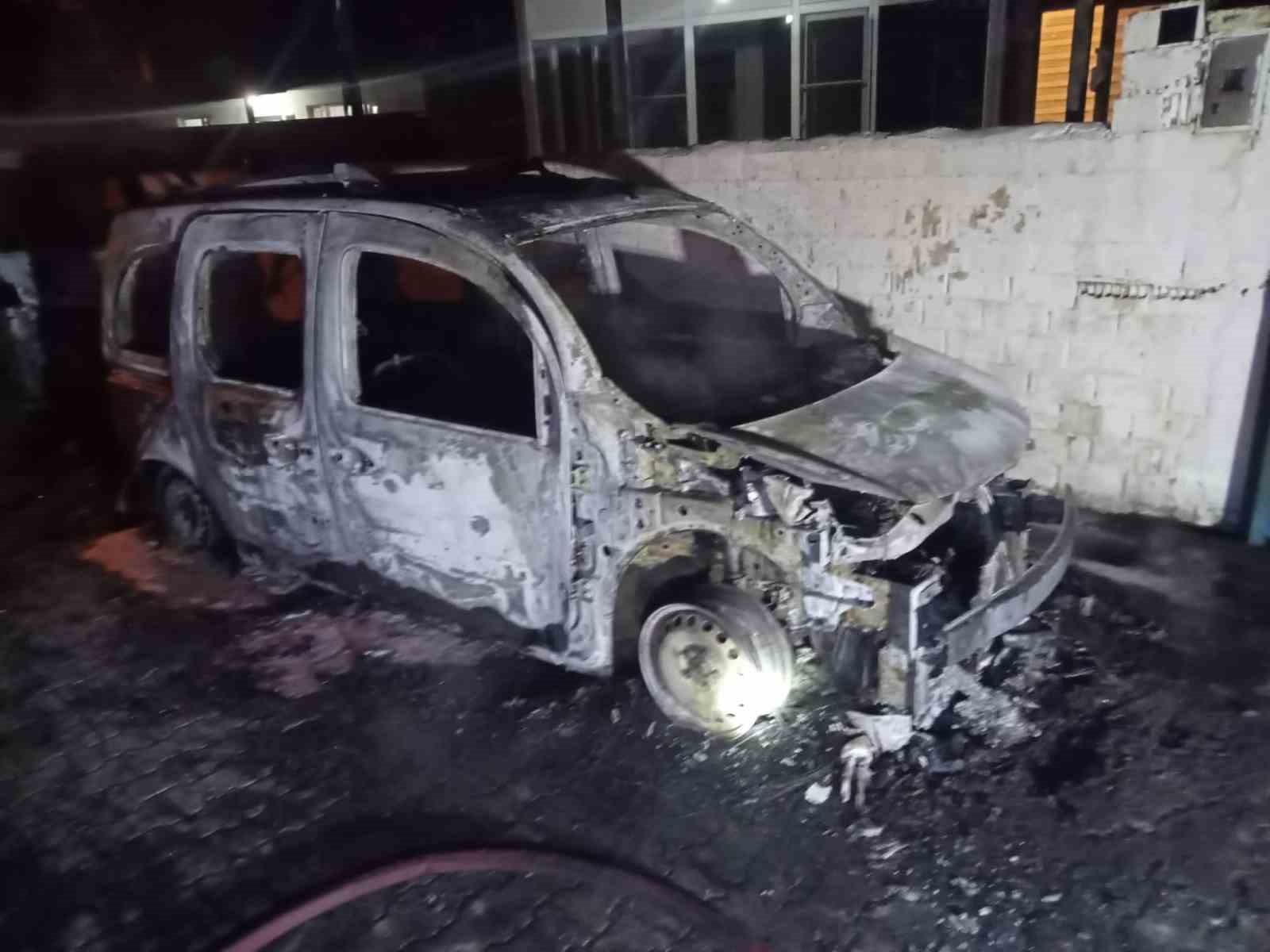 SÖKE’DE JANDARMA ARAÇ KUNDAKÇILARINI ARIYOR