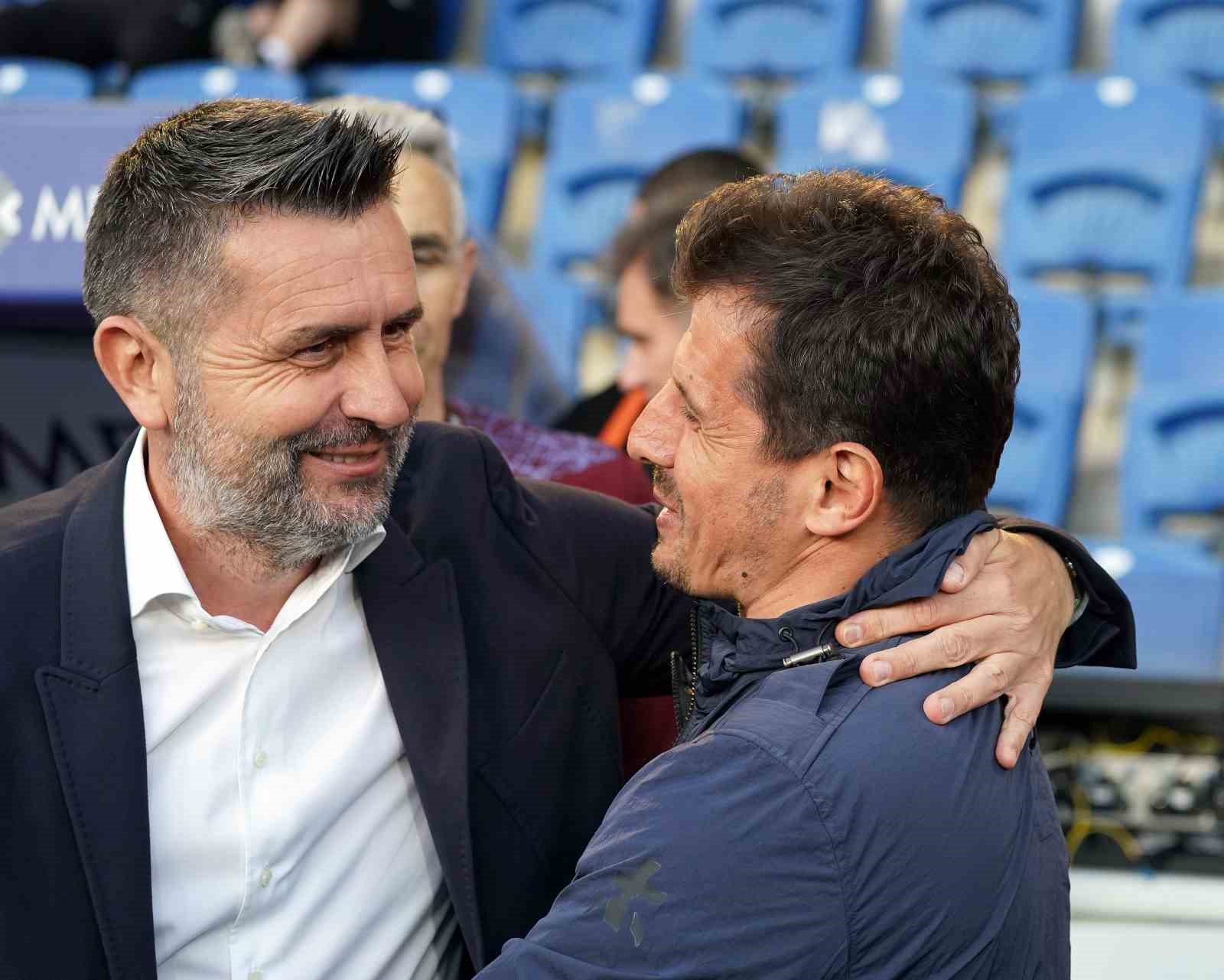 Spor Toto Süper Lig: Başakşehir: 0 – Trabzonspor: 0 (Maç devam ediyor) SPOR TOTO SÜPER LİG'İN 38. HAFTASINDA MEDİPOL BAŞAKŞEHİR, SAHASINDA TRABZONSPOR