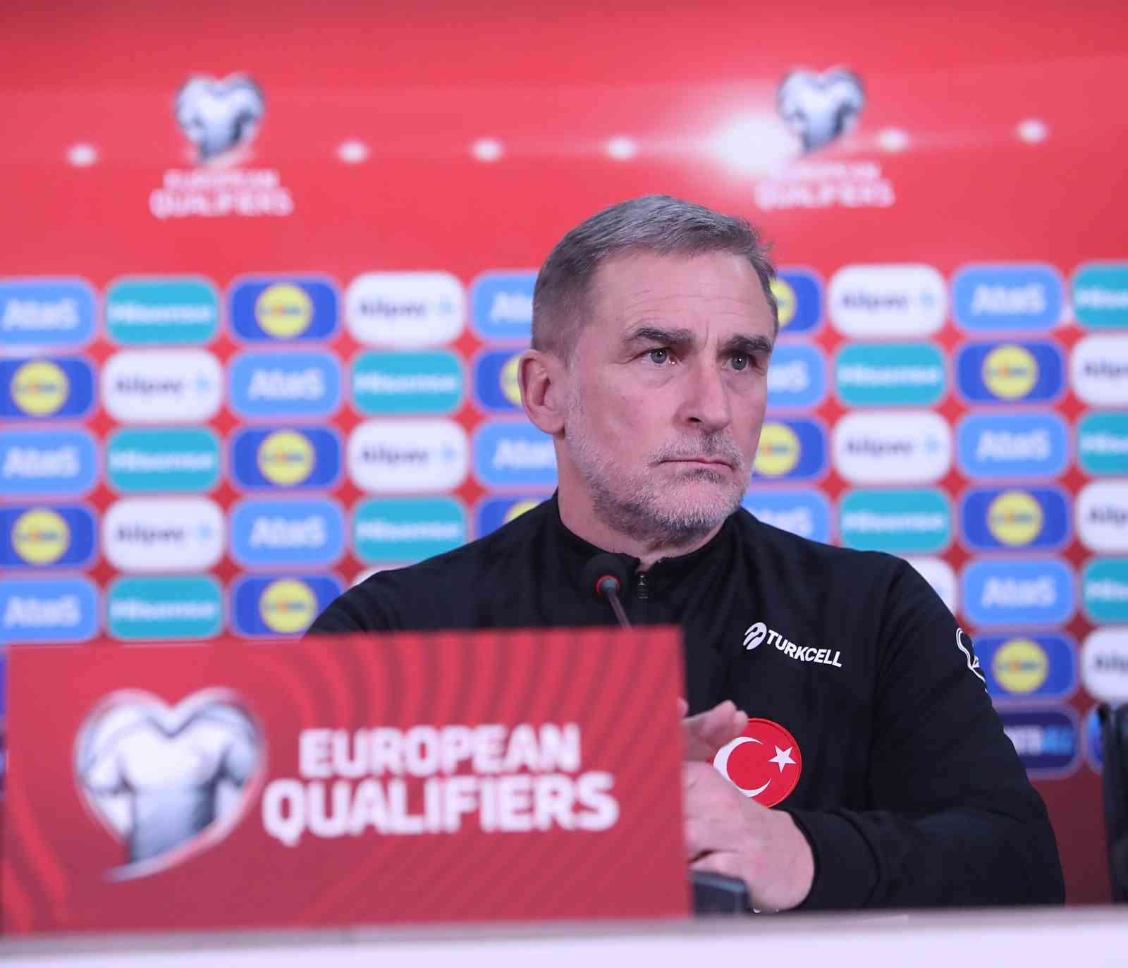 A MİLLİ FUTBOL TAKIMI TEKNİK DİREKTÖRÜ STEFAN KUNTZ, BU AKŞAM