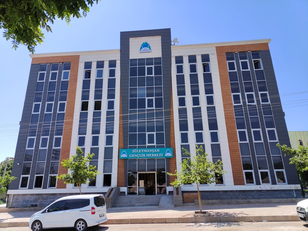SÜLEYMANŞAH GENÇLİK MERKEZİ DONATILIYOR