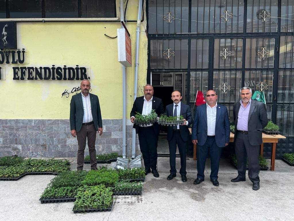 SUNGURLU DENETİMLİ SERBESTLİK MÜDÜRLÜĞÜ TARAFINDAN İLÇE ADLİYESİ ÖNÜNDE YÜKÜMLÜLERE SEBZE