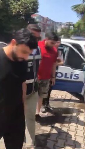 SÜRÜCÜYÜ DARP EDEN İKİ KİŞİ POLİS EKİPLERİ TARAFINDAN YAKALANDI