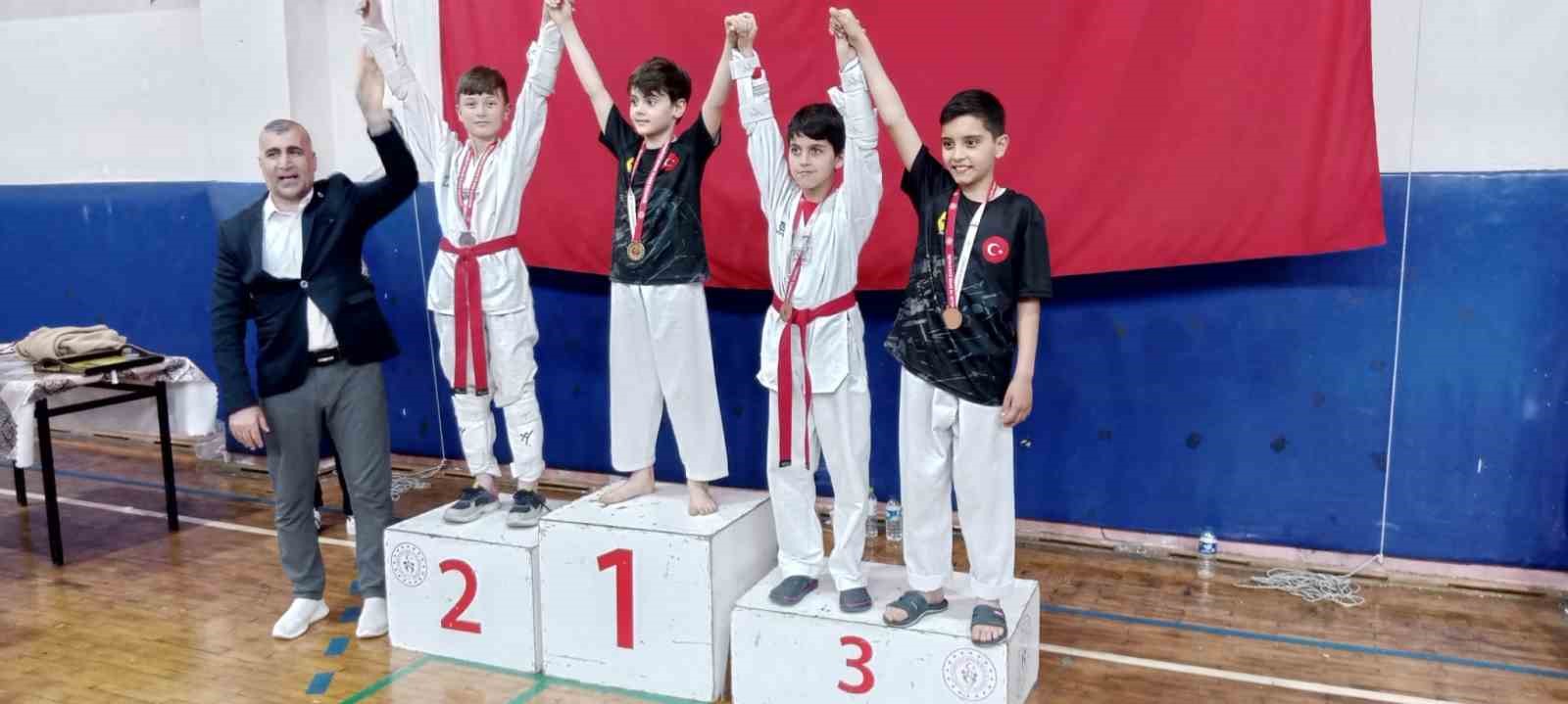 ZONGULDAK  - ALAPLI İLKÖĞRETİM ÖĞRENCİLERİ OKUL SPORLARI FEDERASYONU VE