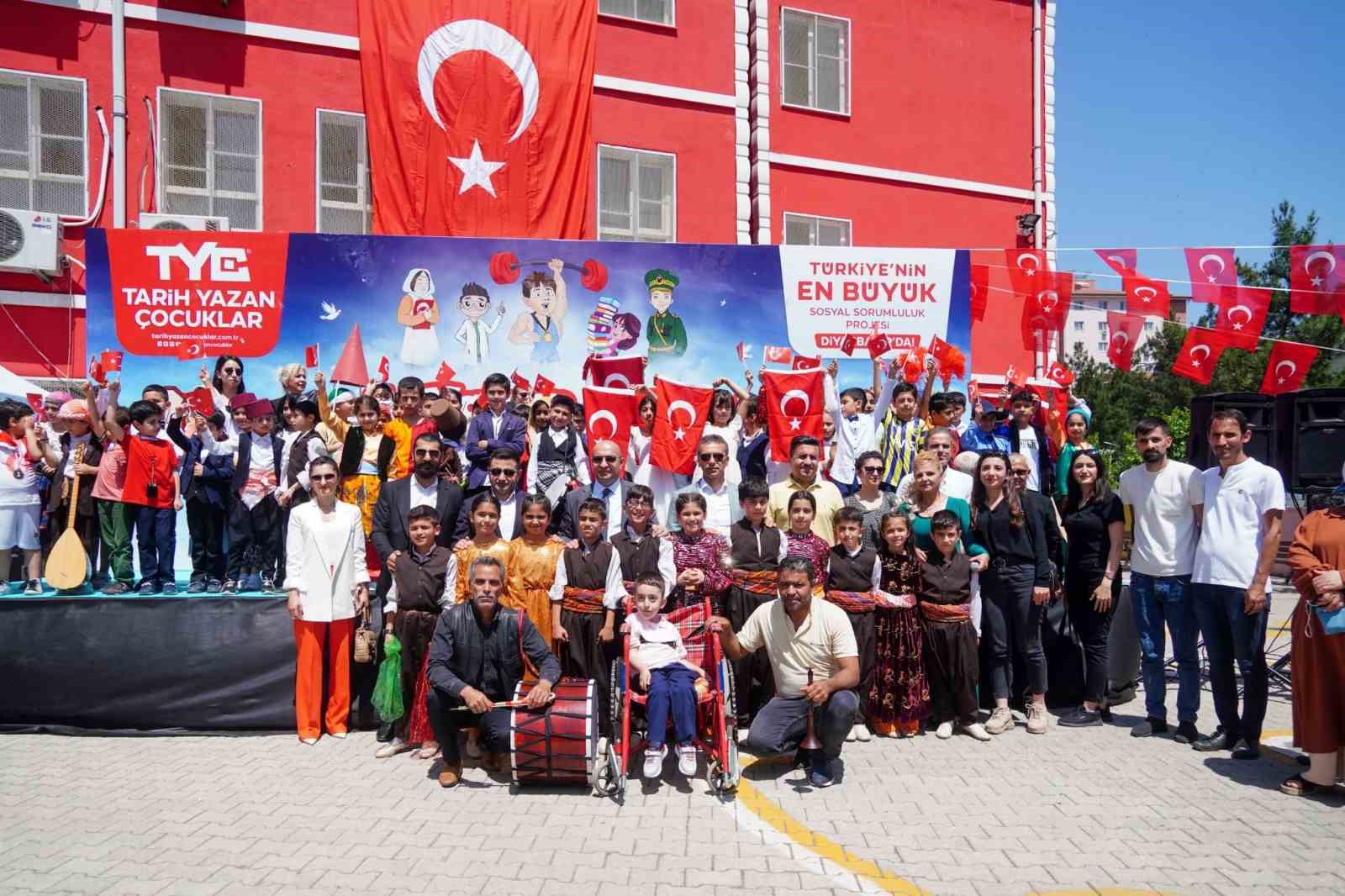 DİYARBAKIR VALİLİĞİ HİMAYESİNDE DİYARBAKIR BÜYÜKŞEHİR BELEDİYESİ VE İL MİLLÎ EĞİTİM