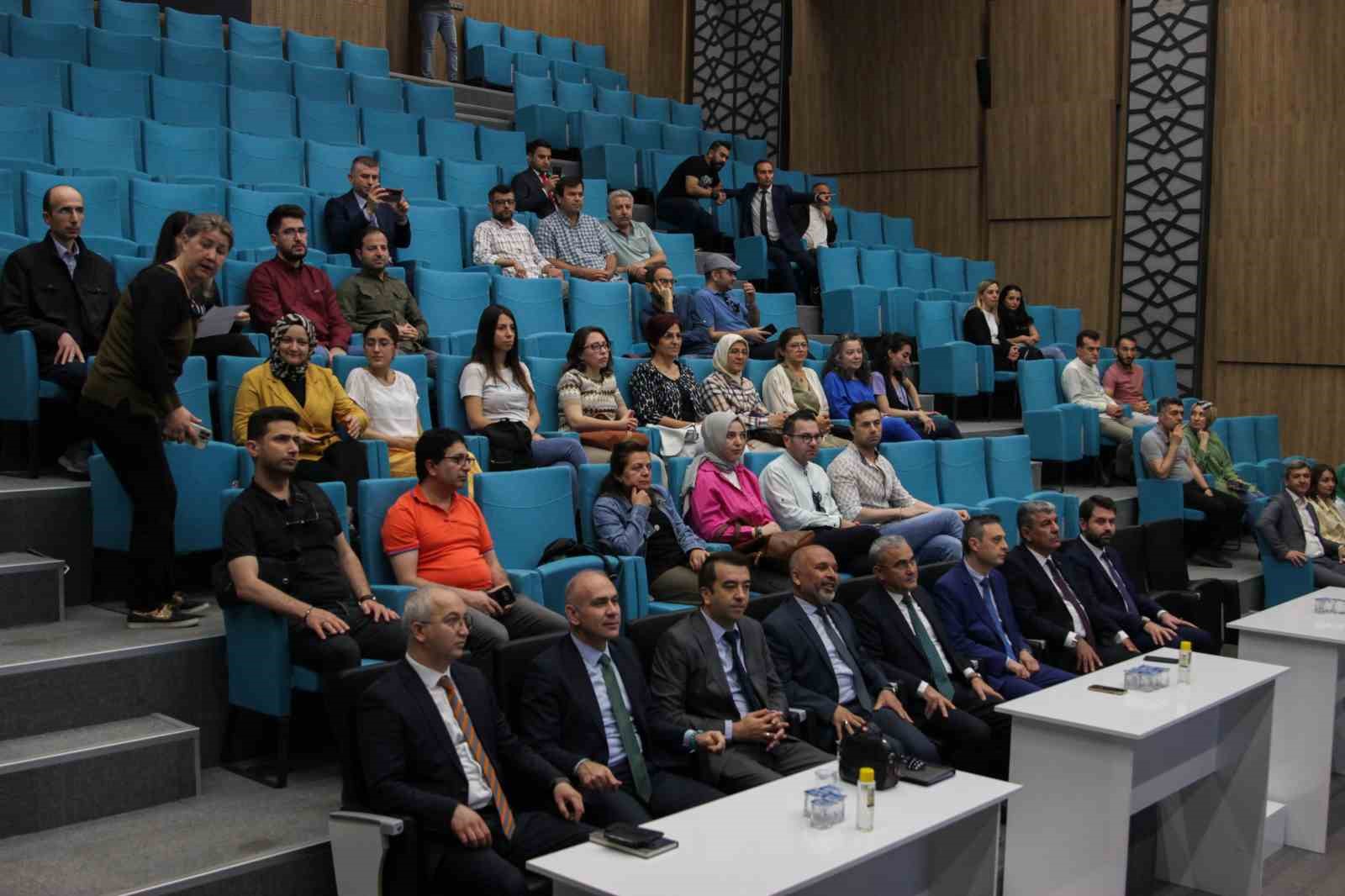 TARİHİ KENTLER BİRLİĞİ EĞİTİM SEMİNERİ KÜTAHYA'DA BAŞLADI