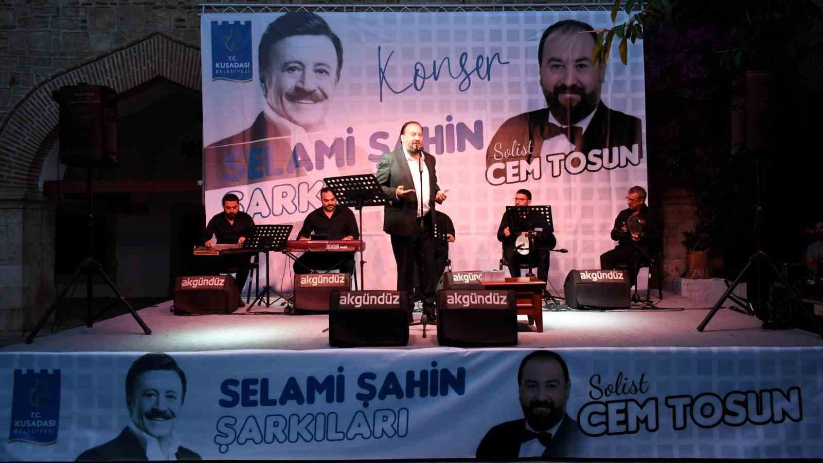 TARİHİ KERVANSARAY’DA UNUTULMAZ DAKİKALAR ‘SELAMİ ŞAHİN ŞARKILARI KONSERİ’ DİNLEYENLERİ MEST