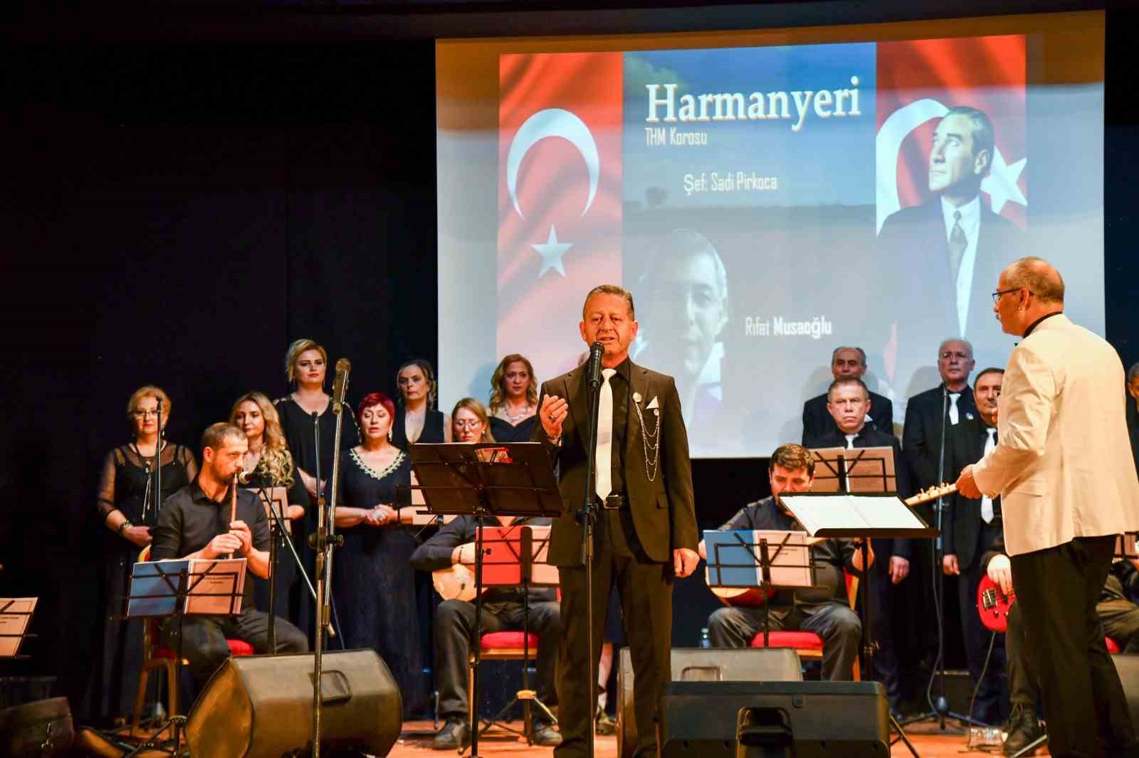 SADİ PİRKOCA ŞEFLİĞİNDE TÜRK HALK MÜZİĞİ KOROSU, ANADOLUNUN EŞSİZ TÜRKÜLERİ
