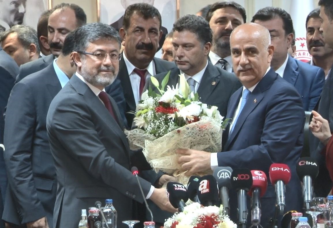 TARIM VE ORMAN BAKANLIĞINA ATANAN İBRAHİM YUMAKLI, DEVİR TESLİM TÖRENİ