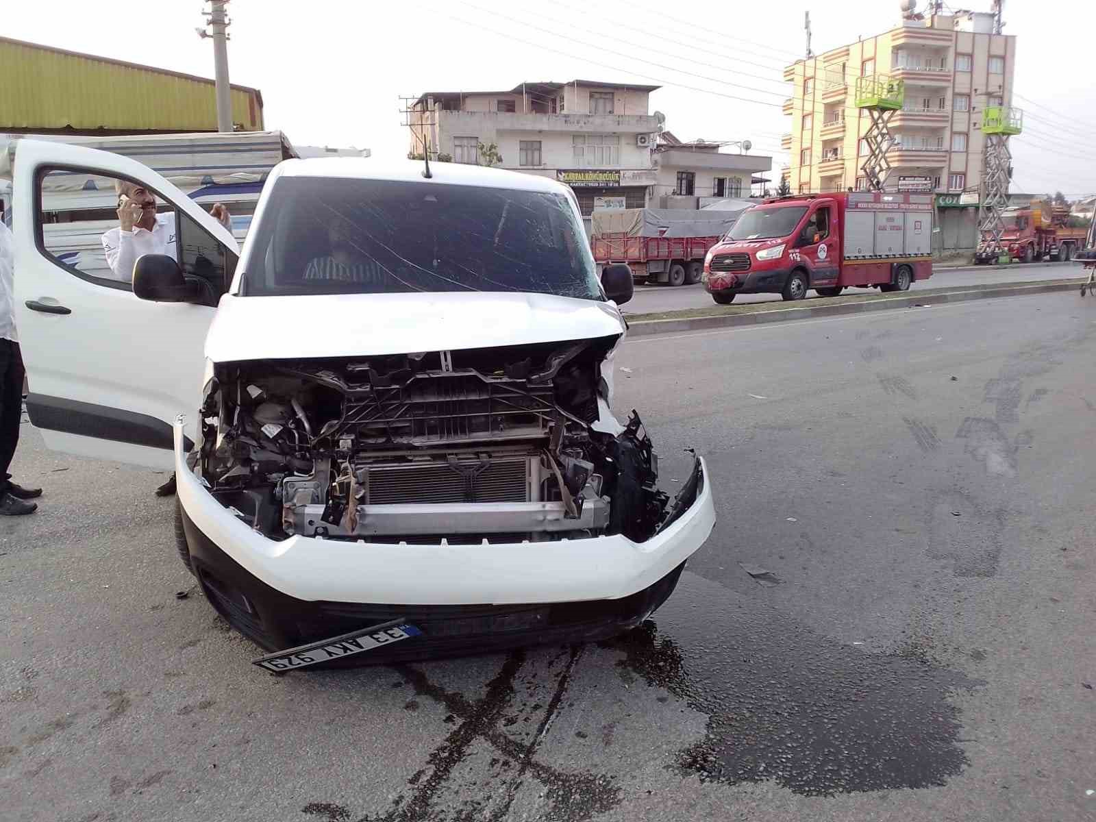 TARSUS’TA 3 AYRI KAZADA 12 KİŞİ YARALANDI
