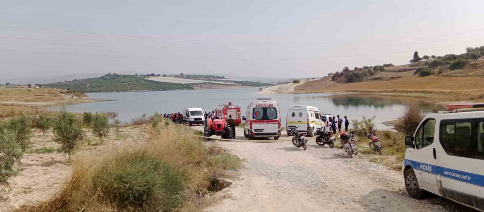 TARSUS’TA BARAJ GÖLÜNDE HÜSEYİN KIR ADLI  KİŞİ ARAÇ İÇERİSİNDE