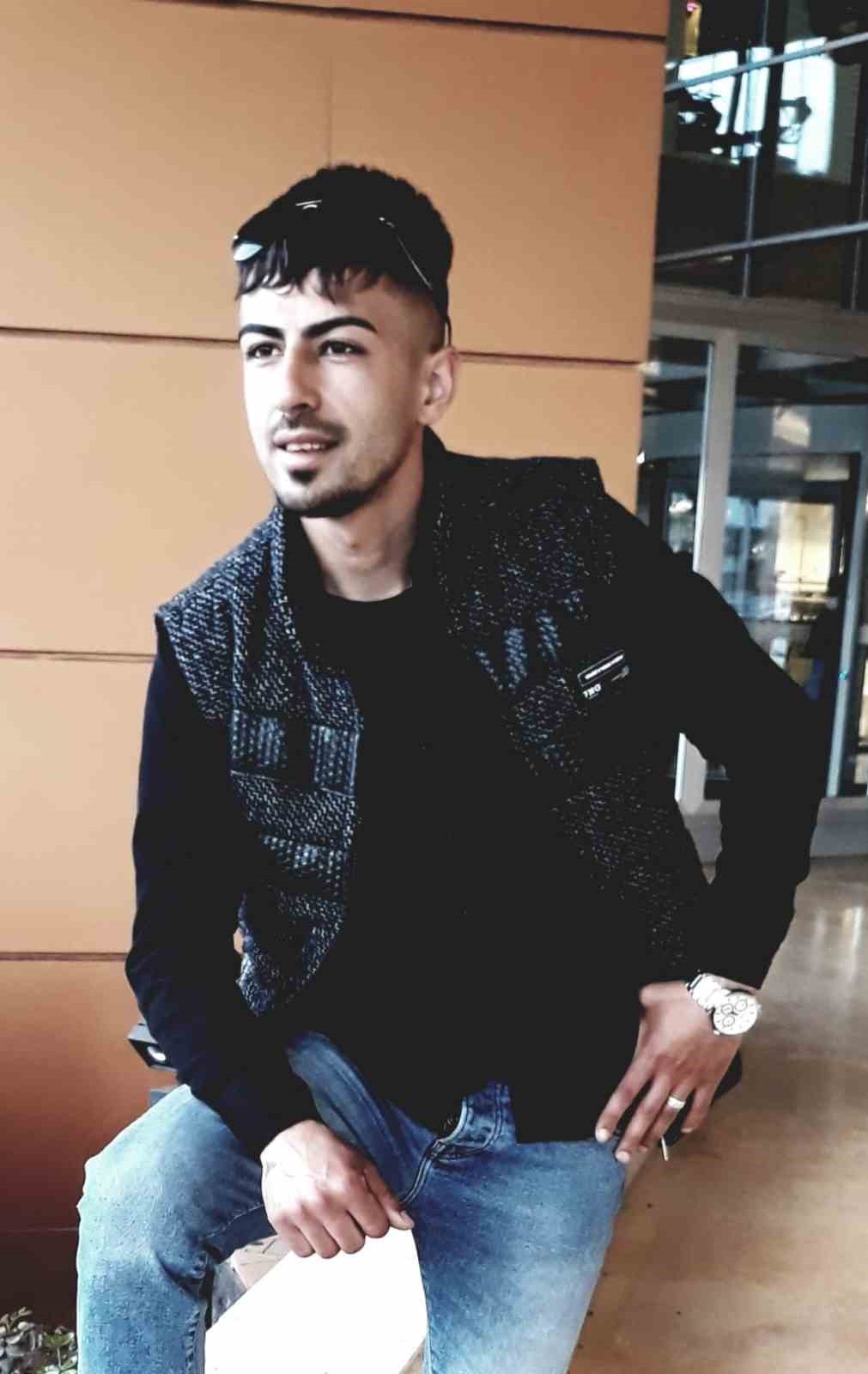SİVAS’TA GÜRÜLTÜ YAPTIĞI GEREKÇESİYLE TARTIŞTIĞI KOMŞUNU BIÇAKLAYARAK ÖLDÜRDÜ. (ÖLDÜRÜLEN MUSTAFA