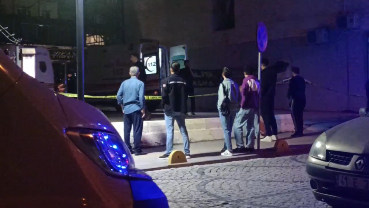KOCAELİ’DE OTO YIKAMACIDA YAŞANAN KAVGA NETİCESİNDE İŞ YERİ SAHİBİ KALBİNDEN