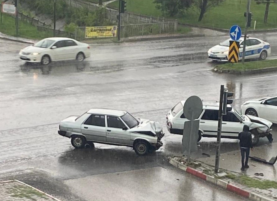 TAVŞANLI'DA TRAFİK KAZASI 1 YARALI