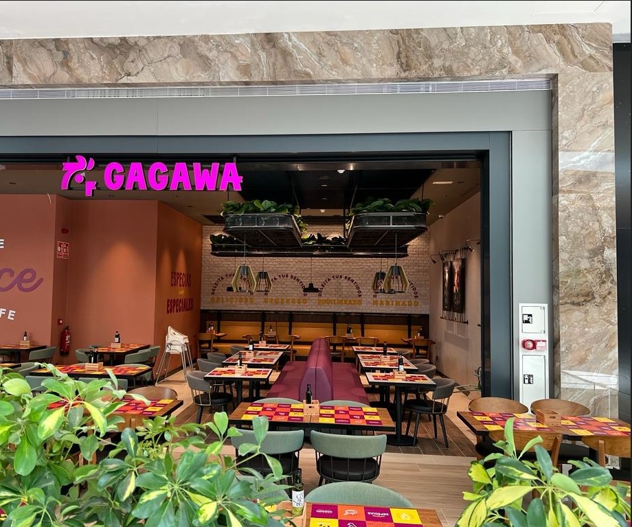 2022 YILININ EKİM AYINDA İSPANYA’DAKİ İLK RESTORAN YATIRIMINI GERÇEKLEŞTİREN TAVUK