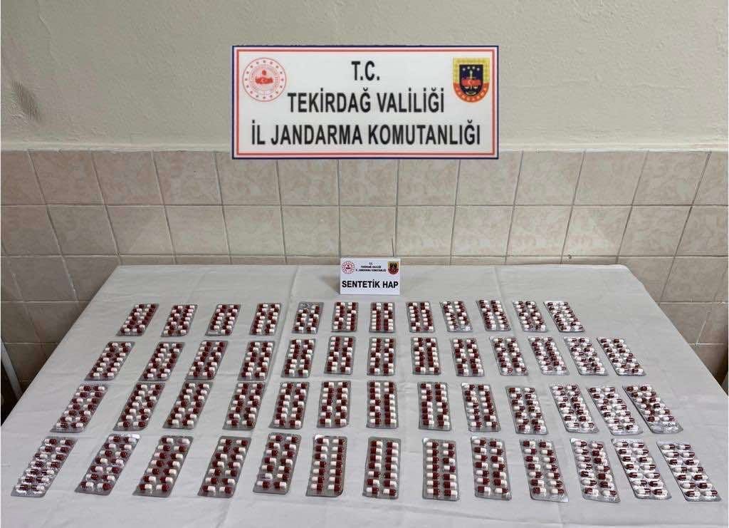 TEKİRDAĞ'IN SÜLEYMANPAŞA İLÇESİNDE JANDARMA EKİPLERİNCE BİR EVE DÜZENLENEN OPERASYONDA 714