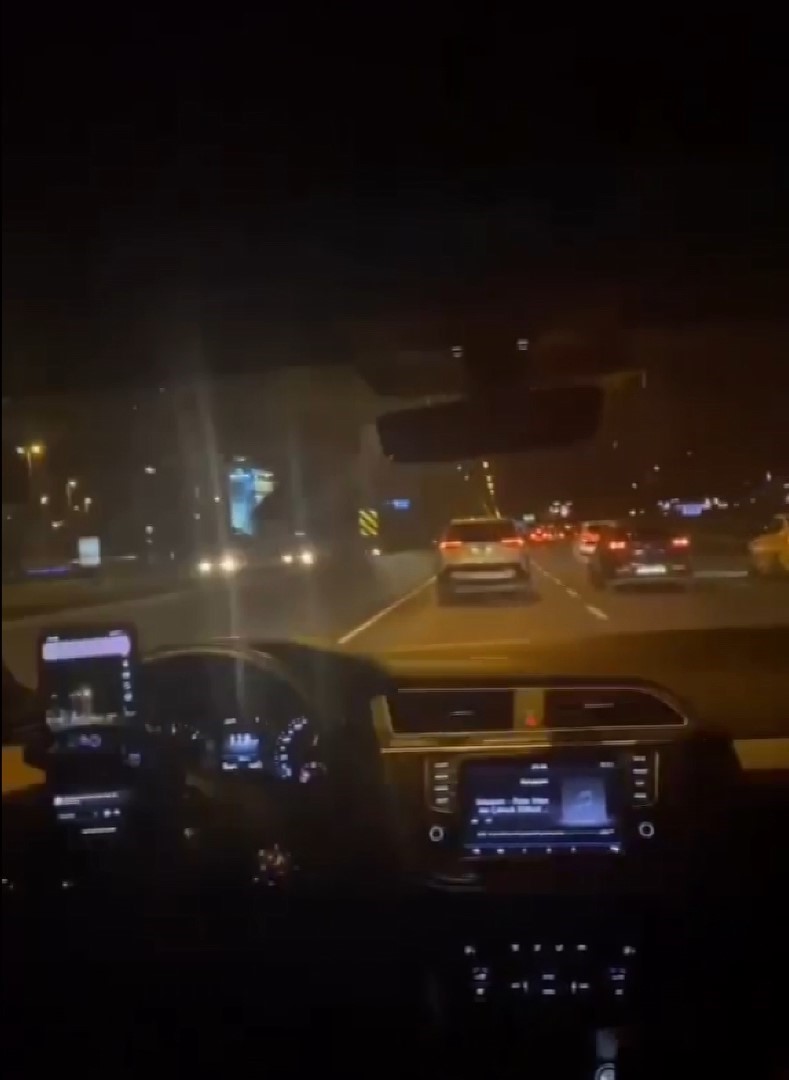 TEM OTOYOLU VE BOSTANCI E-5 KARAYOLU ÜZERİNDE ARACIYLA MAKAS ATARAK