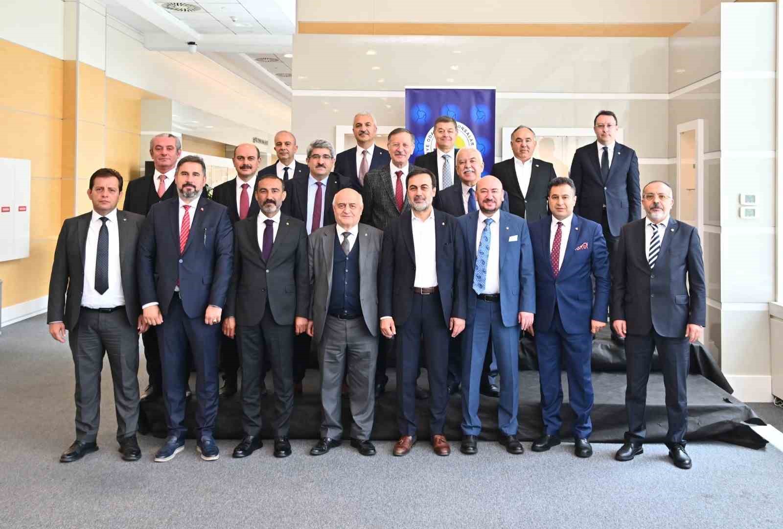 TOBB TİCARET ODALARI KONSEYİ ASİL ÜYELİĞİNE SEÇİLEN KÖRFEZ TİCARET ODASI
