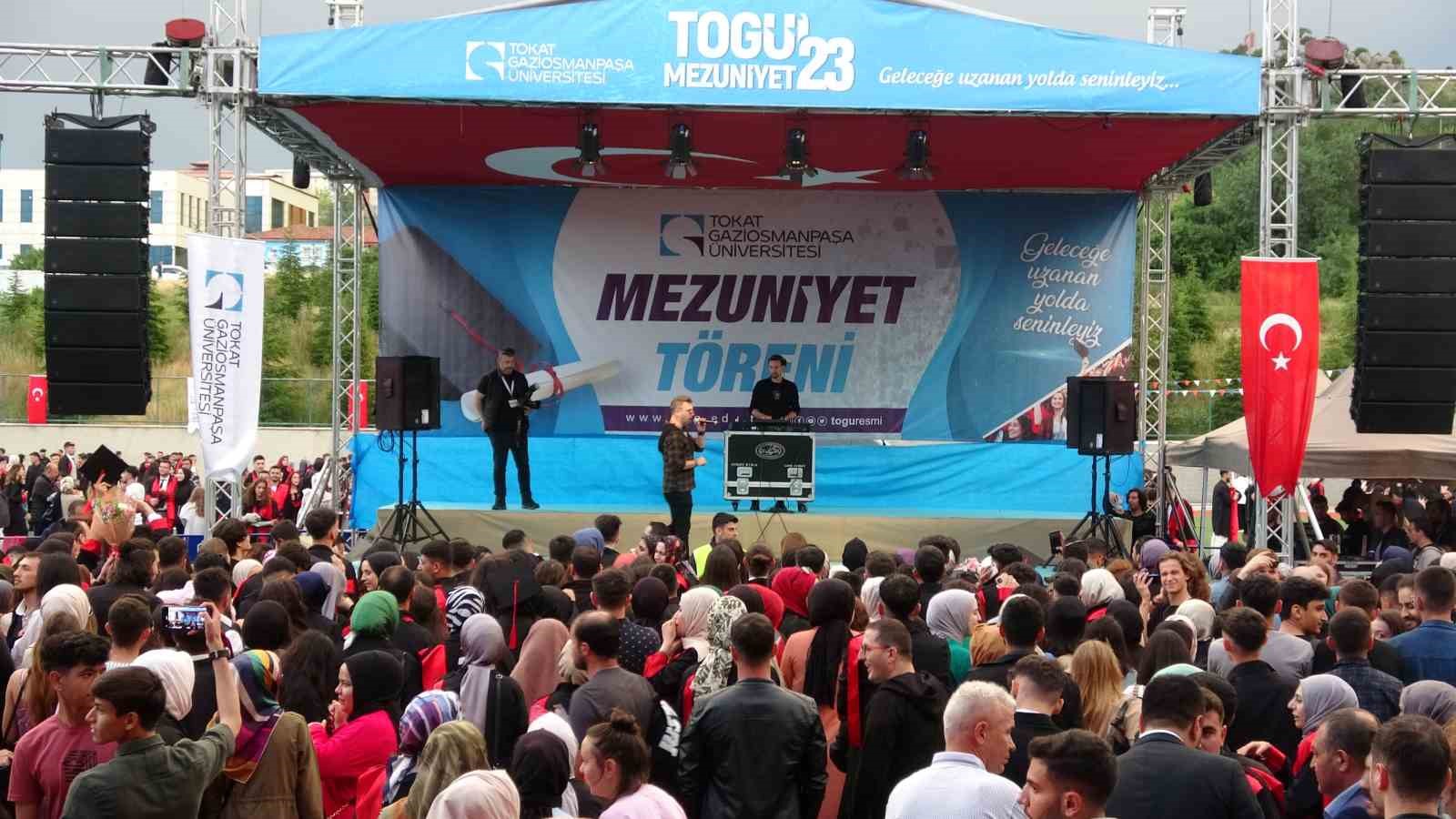 TOKAT GAZİOSMANPAŞA ÜNİVERSİTESİ MEZUN OLAN ÖĞRENCİLERİNİ KONSER İLE UĞURLADI.