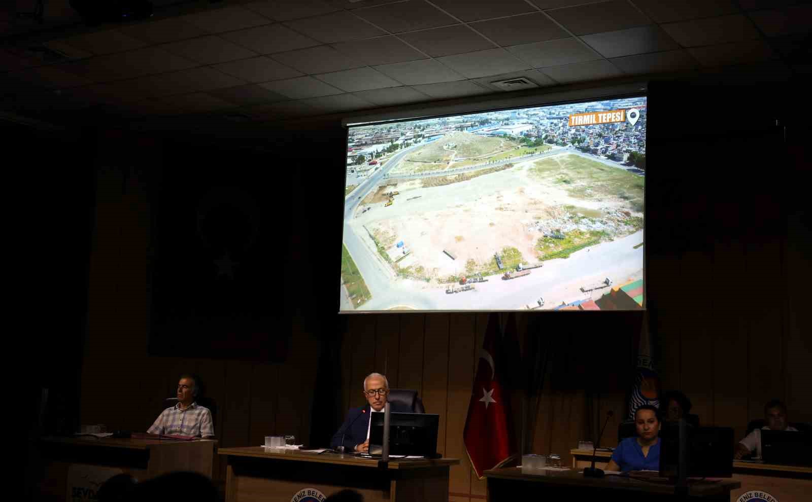 AKDENİZ BELEDİYE BAŞKANI MUSTAFA GÜLTAK, BİR DÖNEM TONLARCA ATIK VE