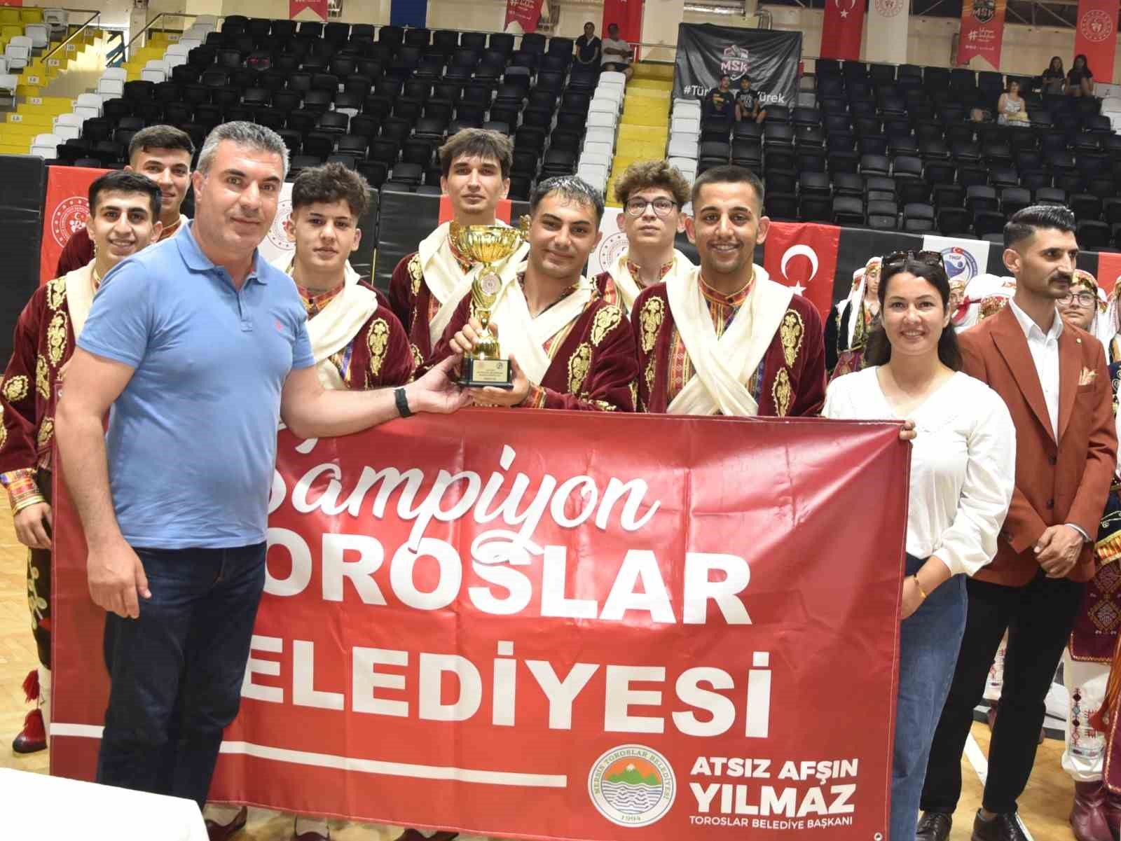 TOROSLAR BELEDİYESİ HALK OYUNLARI EKİBİ, KULÜPLER ARASI İL BİRİNCİLİĞİ YARIŞMASI’NDA