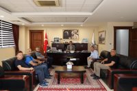 Bandırma Belediye Başkanı Av. Tolga Tosun’u makamında ziyaret eden Çelebi