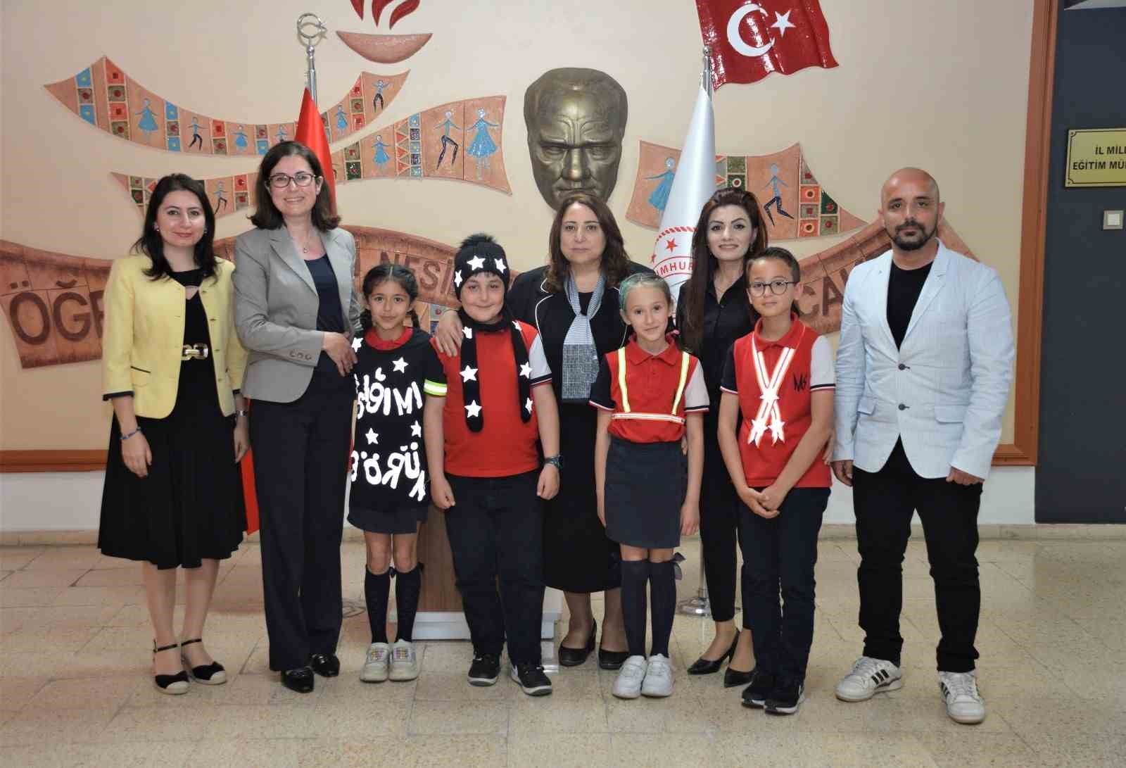 TRAFİKTE PARLAYAN YILDIZLAR PROJESİ ÇERÇEVESİNDE TÜRKİYE’DE SEÇİLEN 30 OKULDAN BİRİ