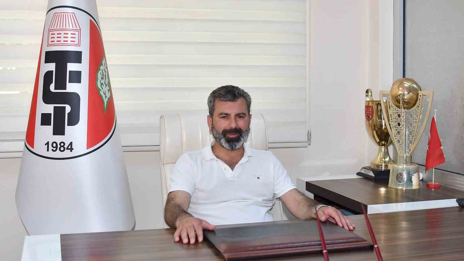 TFF 3. LİG TAKIMLARINDAN TURGUTLUSPOR'UN KULÜP BAŞKANI GÖKHAN AKIN, YENİ