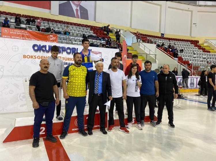 BOKS GENÇLER B TÜRKİYE ŞAMPİYONASINDA MÜRVET UMAR 54 KİLODA, MUHAMMET