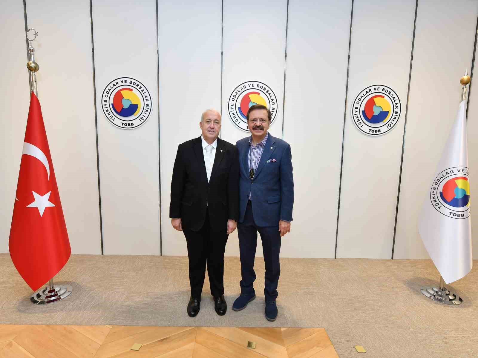 SOLDAKİ ÇTB BAŞKANI YILMAZ, SAĞDAKİ  TOBB BAŞKANI M. RİFAT