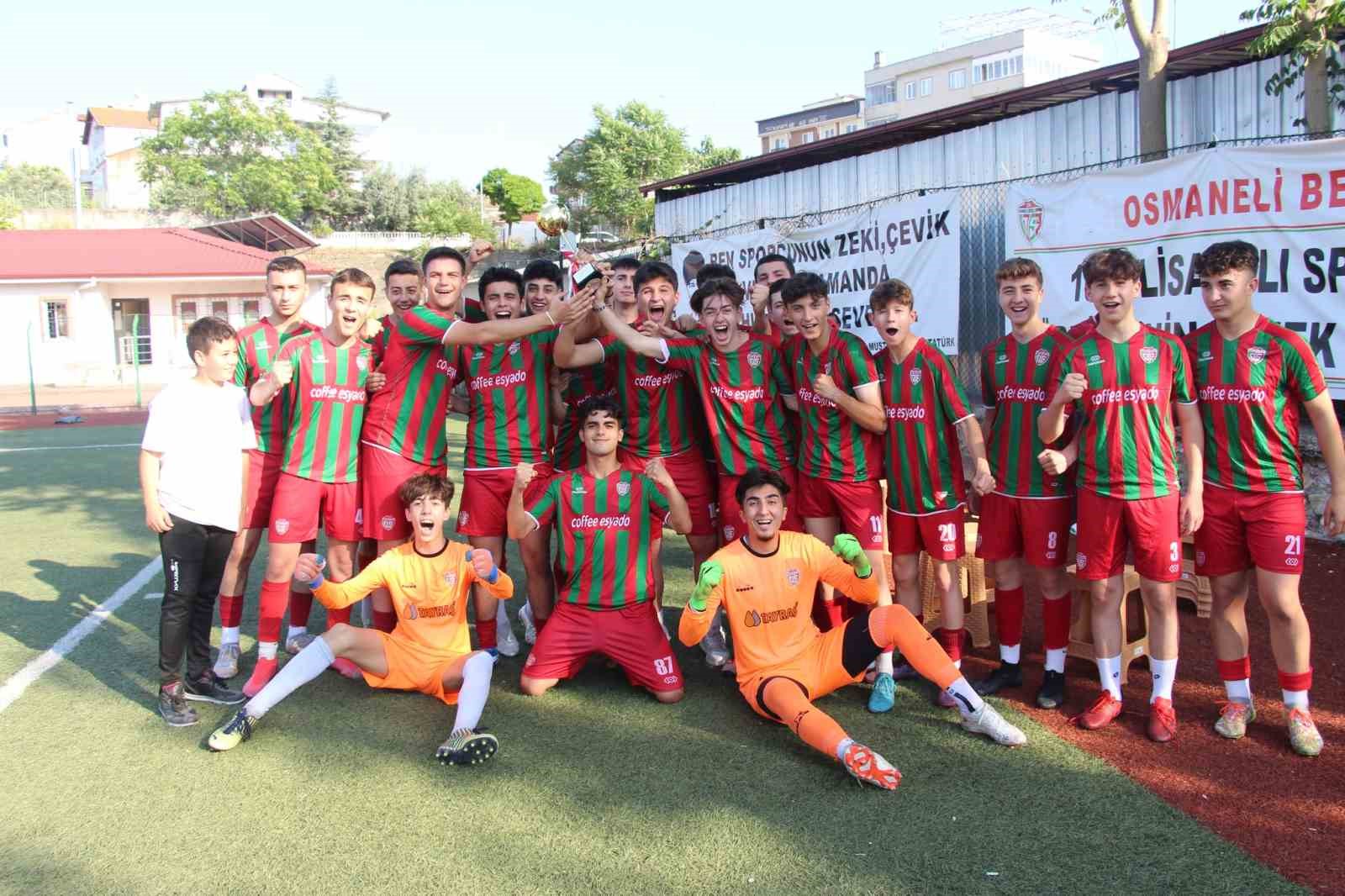 1308 OSMANELİ BELEDİYE SPOR U-17 FUTBOL TAKIMI TÜRKİYE ŞAMPİYONASINDA BÜYÜK