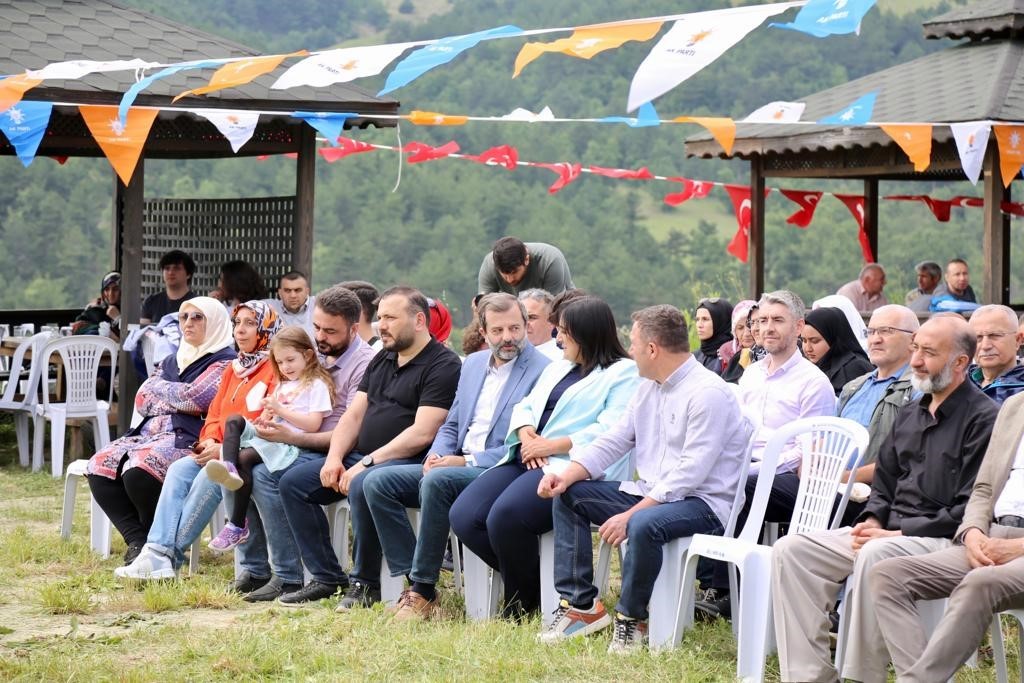 GÜRSU’DA SEÇİM SÜRECİNDE VE SAHADA ÇALIŞAN AK KADROLAR GÜRSU’DA AK