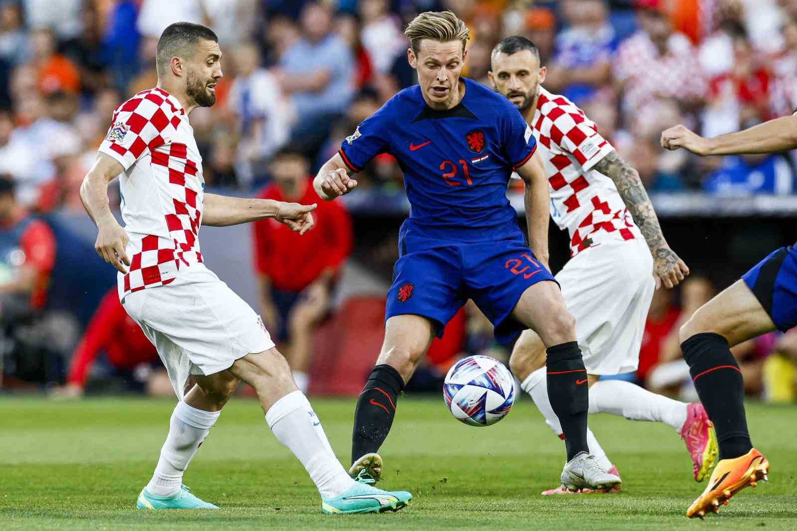UEFA ULUSLAR LİGİ YARI FİNALİ'NDE HIRVATİSTAN, UZATMAYA GİDEN MAÇTA HOLLANDA'YI